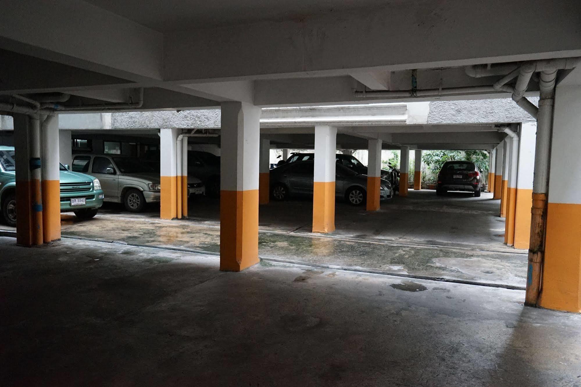 Banglumpoo Place Bangkok Exteriör bild